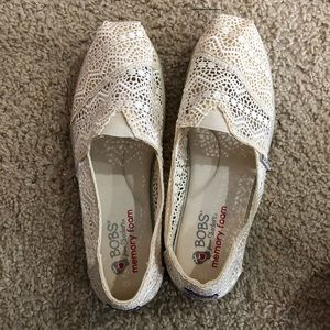 White/cream crochet bobs